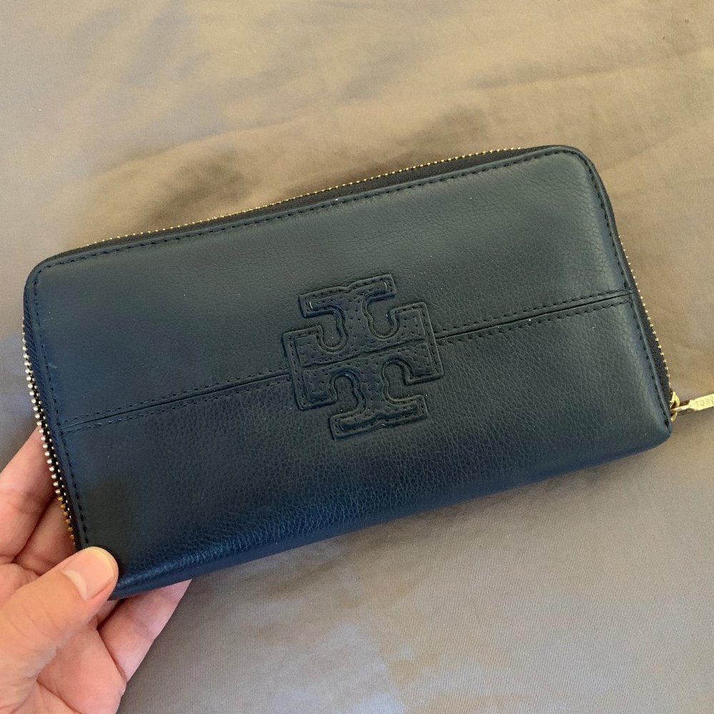 Tory Burch Zip Wallet (Midnight Blue)